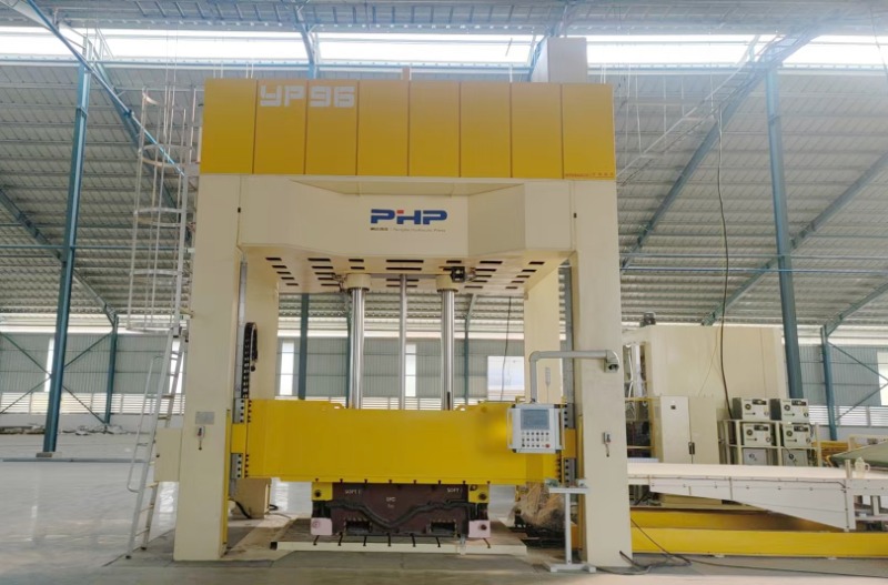 Het PHP-serviceteam heeft met succes de installatie en inbedrijfstelling voltooid van een 150 ton interne onderdelenpers in Indonesië